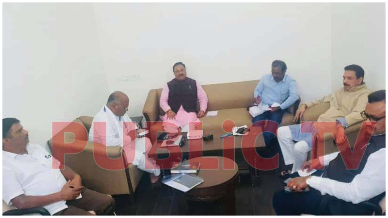 ಸರ್ಕಾರದ ಅಡ್ಜಸ್ಟ್‌ಮೆಂಟ್ ಪಾಲಿಟಿಕ್ಸ್ – ದೆಹಲಿಯಲ್ಲಿ ನಡೆಯಿತು ದಿಢೀರ್‌ ಸಭೆ