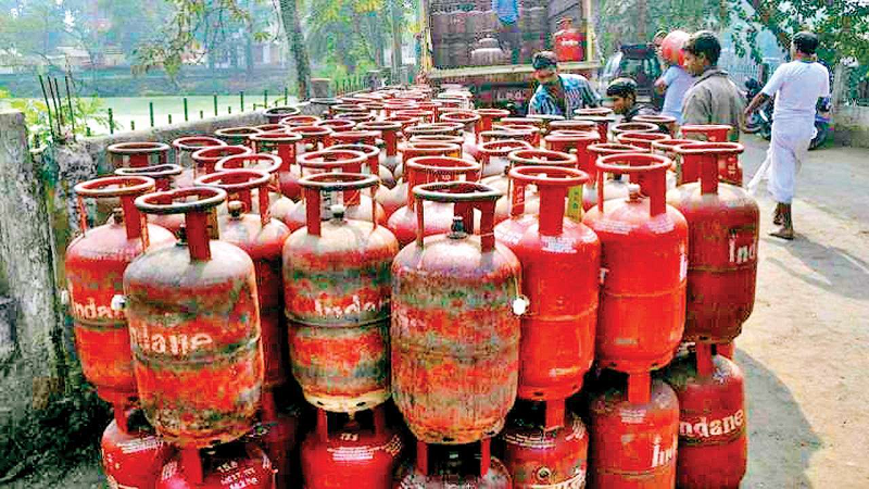 ವಾಣಿಜ್ಯ LPG ಸಿಲಿಂಡರ್‌ ಬೆಲೆ 91.50 ರೂ. ಇಳಿಕೆ