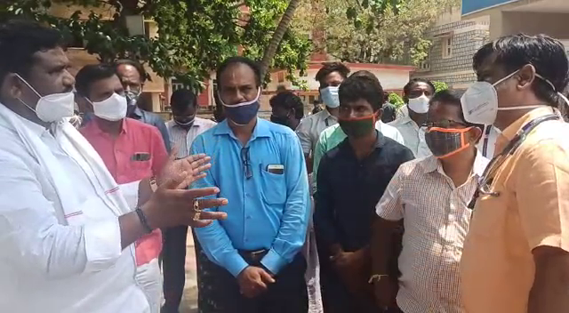 ಕೊರೊನಾ ಸೋಂಕಿತರ ಕೈಗೆ ಮೊಬೈಲ್ ಕೊಡ್ಬೇಡಿ: ಬಸವರಾಜ್ ದಡೇಸಗೂರು