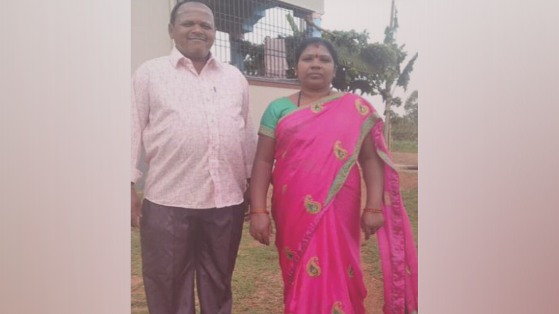 ಕೊರೊನಾ ಸೋಂಕಿಗೆ ದಂಪತಿ ಬಲಿ – ಪತಿಯ ಅಂತ್ಯ ಸಂಸ್ಕಾರ ಮುಗಿಸಿ ಬರುವಷ್ಟರಲ್ಲಿ ಪತ್ನಿಯೂ ಸಾವು