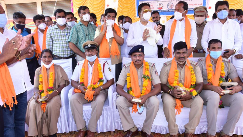 ಕೊರೊನಾ ವಾರಿಯರ್ಸ್‌ಗೆ ಸಚಿವ ಪ್ರಭು ಚವ್ಹಾಣ್ ಸನ್ಮಾನ