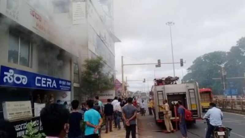 ಆಕಸ್ಮಿಕ ಬೆಂಕಿ ಅವಘಡ – ಸ್ಟೇಷನರಿ ಅಂಗಡಿ ಬೆಂಕಿಗಾಹುತಿ