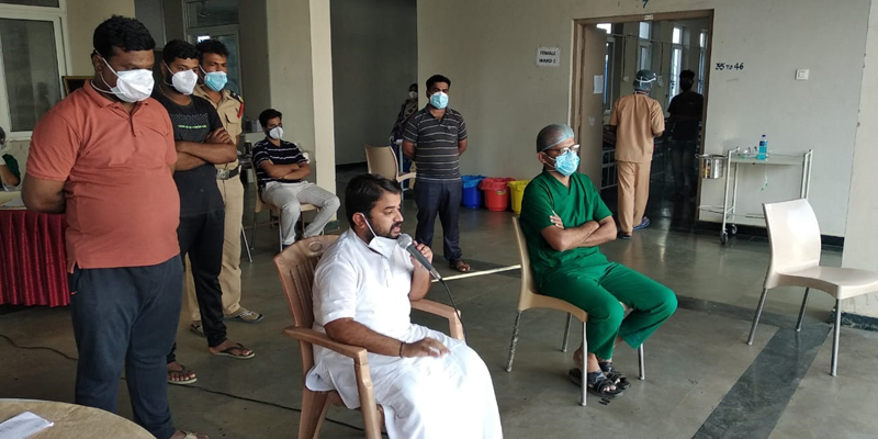 ಆತ್ಮವಿಶ್ವಾಸ, ಧೈರ್ಯವಿದ್ದರೆ ಕೊರೊನಾ ಗೆಲ್ಲಬಹುದು: ಮಾದಯ್ಯ ಸ್ವಾಮಿ