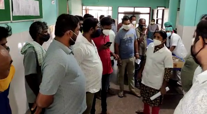 ಸಕಾಲದಲ್ಲಿ ಚಿಕಿತ್ಸೆ ಸಿಗದೆ ಹೊಟ್ಟೆಯಲ್ಲಿಯೇ 6 ತಿಂಗಳ ಗಂಡು ಮಗು ಸಾವು