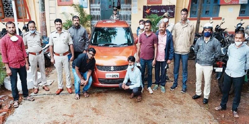 ಲಾಕ್‍ಡೌನ್- ತಪಾಸಣೆ ವೇಳೆ ಸಿಕ್ಕಿಬಿದ್ದ ಕಾರು ಕಳ್ಳರು!