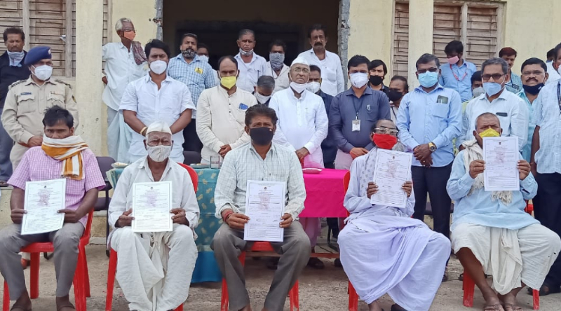 ದಶಕದಿಂದ ಹಕ್ಕು ಪತ್ರಕ್ಕಾಗಿ ನೆರೆ ಪೀಡಿತರ ಹೋರಾಟ – ಪಬ್ಲಿಕ್ ಟಿವಿ ವರದಿಗೆ ಸ್ಪಂದಿಸಿದ ಜಿಲ್ಲಾಡಳಿತ
