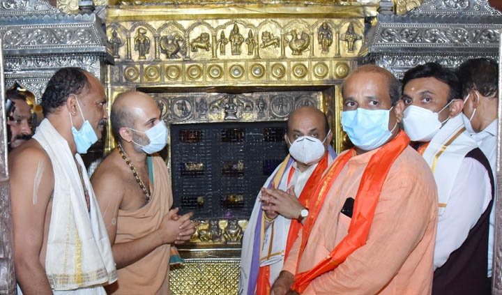 ಶ್ರೀಕೃಷ್ಣ ಅಂದ್ರೆ ಕರಾರುರಹಿತ ಪ್ರೀತಿ, ಆಡಳಿತ ನಡೆಸಲು ದೇವರಿಂದ ಶಕ್ತಿ ಪಡೆದಿದ್ದೇನೆ: ಸಿಎಂ ಬೊಮ್ಮಾಯಿ