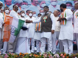Dwarakanath joins Congress