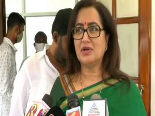 ಕಾವೇರಿದ ಮಂಡ್ಯ ಎಂಎಲ್‍ಸಿ ಚುನಾವಣೆ – ಯಾರಿಗೆ ಸಿಗುತ್ತೆ ಸುಮಲತಾ ಬೆಂಬಲ?