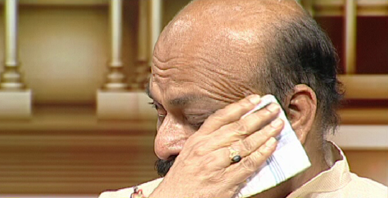 ಆಪ್ತ ಸ್ನೇಹಿತನ ಪಾರ್ಥಿವ ಶರೀರ ಕಂಡು ಬಿಕ್ಕಿ ಬಿಕ್ಕಿ ಅತ್ತ ಸಿಎಂ