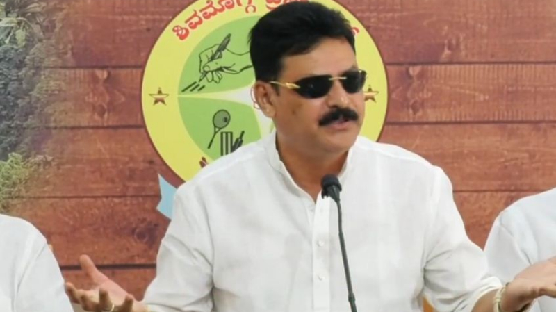 ಕಟೀಲ್‍ಗೆ ಸೀರೆ ಉಡಿಸಿದ್ರೆ ಆತ ಹೆಂಗಸು ಅಲ್ಲ, ಗಂಡಸು ಅಲ್ಲ: ಬೇಳೂರು ಗೋಪಾಲಕೃಷ್ಣ