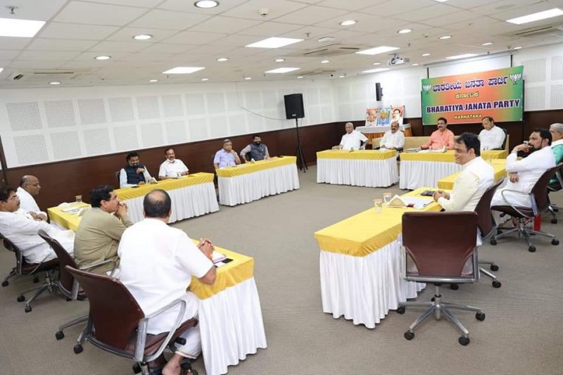 ರಾಜ್ಯ ಬಿಜೆಪಿಯಲ್ಲಿ ಸಂಪುಟ, ನಿಗಮ ಮಂಡಳಿ ಬೇಗುದಿ – ಬಿಎಸ್‍ವೈ ಆಪ್ತರಿಗೆ ಕೊಕ್?
