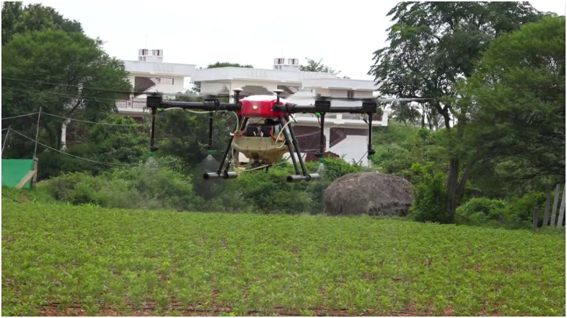 ಕೃಷಿ ಕ್ಷೇತ್ರಕ್ಕೂ ಕಾಲಿಟ್ಟ ಡ್ರೋನ್ – ಕ್ರಿಮಿನಾಶಕ್ಕೆ ಡ್ರೋನ್ ಬಳಕೆ