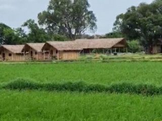 ಅನಧಿಕೃತ ರೆಸಾರ್ಟ್ ತೆರವುಗೊಳಿಸದಿದ್ದರೆ ನೀವೇ ಹೊಣೆ- 4 ಅಧಿಕಾರಿಗಳಿಗೆ ಕೊಪ್ಪಳ ಡಿಸಿ ನೋಟಿಸ್