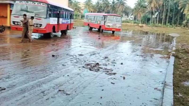 ಕೆಆರ್‌ಪೇಟೆಯಲ್ಲಿ ಮಳೆ ಅವಾಂತರ – KSRTC ಬಸ್ ನಿಲ್ದಾಣ ಸಂಪೂರ್ಣ ಜಲಾವೃತ