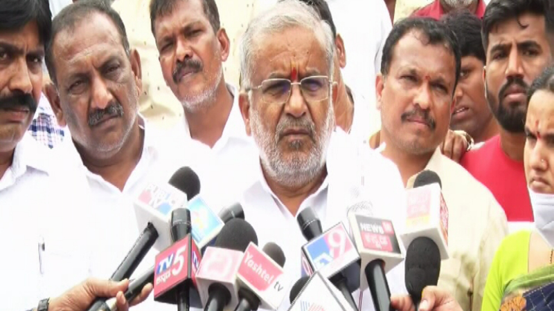 ನಾನು ಜೆಡಿಎಸ್‍ನಲ್ಲಿ ಇರಬೇಕಾ? ಬೇಡ್ವಾ?: ಜಿ.ಟಿ.ದೇವೆಗೌಡ