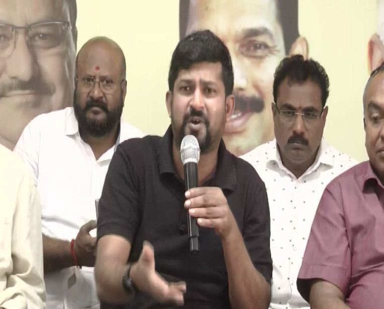 ಮರಿ ಖರ್ಗೆ ಹೆಸರು ಗಂಡೋ, ಹೆಣ್ಣೋ ಎಂಬ ಕ್ಲಾರಿಟಿ ಇಲ್ಲ: ಪ್ರತಾಪ್ ಸಿಂಹ