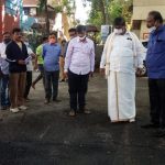 ಅಳತೆಪಟ್ಟಿ ಹಿಡಿದು ಡಾಂಬರೀಕರಣ ಕಾಮಗಾರಿ ಪರಿಶೀಲಿಸಿದ ಕೆ.ಗೋಪಾಲಯ್ಯ