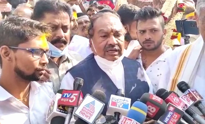 ಶಾಸಕರೊಬ್ಬರ ಸಂತೃಪ್ತಿಗೆ ಡಿಕೆಶಿ ಎಂಇಎಸ್ ಪರ ಬ್ಯಾಟಿಂಗ್: ಸಚಿವ ಈಶ್ವರಪ್ಪ
