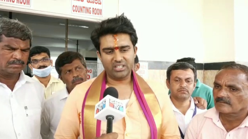 ಗೆಲುವಿಗೆ ಕಾರಣರಾದ ನನ್ನ ತಾಯಿಯ ತ್ಯಾಗಕ್ಕೆ ಧನ್ಯವಾದ : ಸೂರಜ್ ರೇವಣ್ಣ