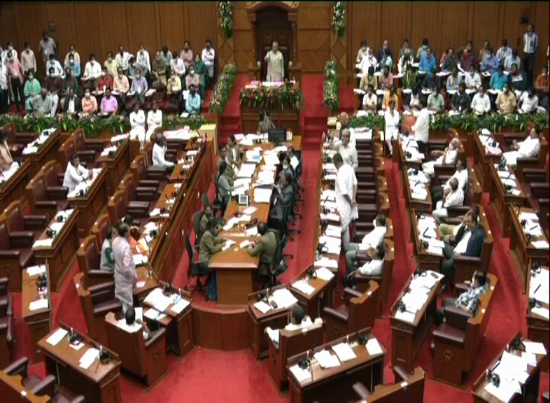 ವಿಧಾನ ಪರಿಷತ್ ಕಲಾಪದಲ್ಲಿ 40% ಕಮಿಷನ್ ಜಟಾಪಟಿ