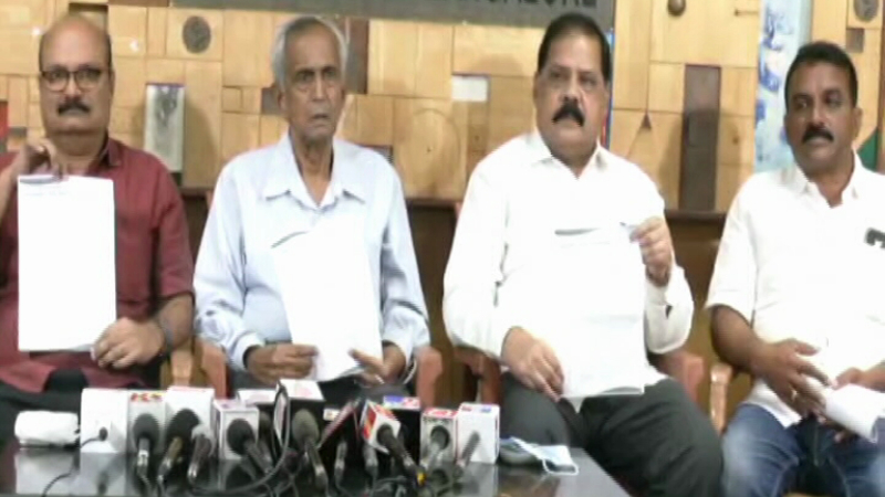 40% ಕಮಿಷನ್ ನಿಲ್ಲದಿದ್ದರೆ ಜನವರಿ 3 ರಿಂದ ಎಲ್ಲಾ ಕಾಮಗಾರಿ ಸ್ಥಗಿತ – ಸರ್ಕಾರಕ್ಕೆ ಗುತ್ತಿಗೆದಾರರಿಂದ ಎಚ್ಚರಿಕೆ