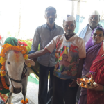 ಹಸುಗೆ ಸೀಮಂತ ಕಾರ್ಯ ನೆರವೇರಿಸಿ ಸಂಭ್ರಮಿಸಿದ ಕುಟುಂಬಸ್ಥರು