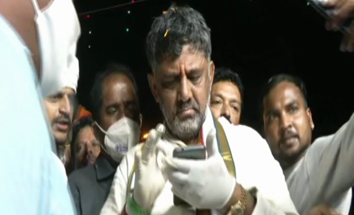 ರಾಜ್ಯ ಸರ್ಕಾರದ ಆದೇಶಕ್ಕೆ ಡಿಕೆಶಿ ಮೌನ