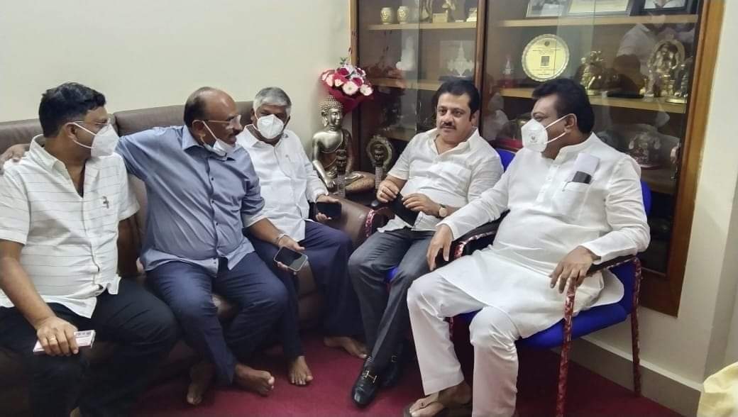 ಕಾರ್ಯಕ್ರಮಕ್ಕೆ ಆಹ್ವಾನ ನೀಡಲು ಸಿದ್ದರಾಮಯ್ಯ ಮನೆಗೆ ಹೋಗಿದ್ದೆ: ಪುಟ್ಟರಾಜು