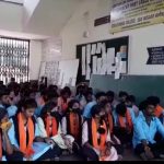 ಕಾಫಿನಾಡಲ್ಲಿ ಸ್ಕಾರ್ಫ್, ಕೇಸರಿ ಶಲ್ಯ ವಿವಾದ – ಪೋಷಕರ ಸಭೆಯಲ್ಲಿ ಇತ್ಯರ್ಥ