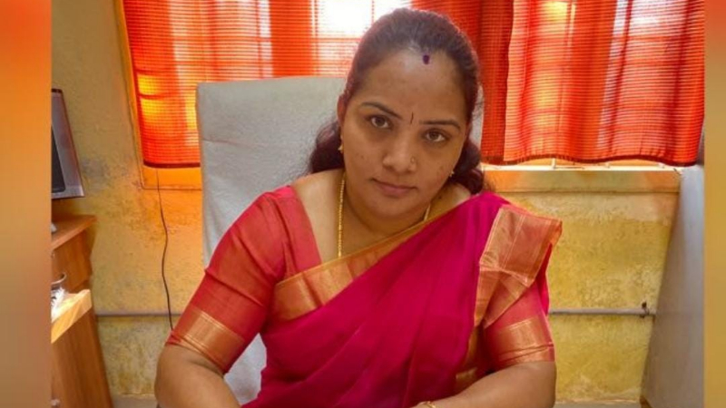 ಕಷ್ಟಪಟ್ಟಿರೋ ದುಡ್ಡು, ಹಡಬೆ ದುಡ್ಡಲ್ಲ, ನೀವ್ ಯಾವ ಸೀಮೆ ಅಧಿಕಾರಿ : ಶೃಂಗೇರಿ ತಹಶೀಲ್ದಾರ್‌ಗೆ ಗ್ರಾಮಸ್ಥರ ಕ್ಲಾಸ್