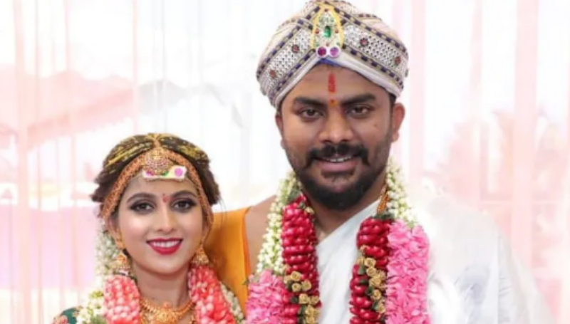 ಚಂದನ್, ನಿವೇದಿತಾ ದಾಂಪತ್ಯಕ್ಕೆ 2 ವರ್ಷ – ಔಟ್ ಆಫ್ ಸ್ಟೇಶನ್‍ಗೆ ಹಾರಿದ ಕ್ಯೂಟ್ ಜೋಡಿ