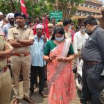 ಉಡುಪಿ ಜಿಲ್ಲಾಧಿಕಾರಿ ಕಚೇರಿಗೆ ಮುತ್ತಿಗೆ ಯತ್ನ- ಪೊಲೀಸರ ಜೊತೆ ಪ್ರತಿಭಟನಾಕಾರರ ವಾಗ್ವಾದ