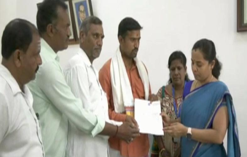 ಸಂಧ್ಯಾರತಿ ಉಳಿಸಿಕೊಂಡು ಸಲಾಂ ಕೈ ಬಿಡಬೇಕು – ಮೇಲುಕೋಟೆ ಸ್ಥಾನಿಕರಿಂದ ಮನವಿ