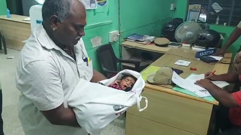 ಖಾಸಗಿ ಬಸ್ ನಿಲ್ದಾಣದಲ್ಲಿ ನವಜಾತ ಗಂಡು ಶಿಶು ಪತ್ತೆ
