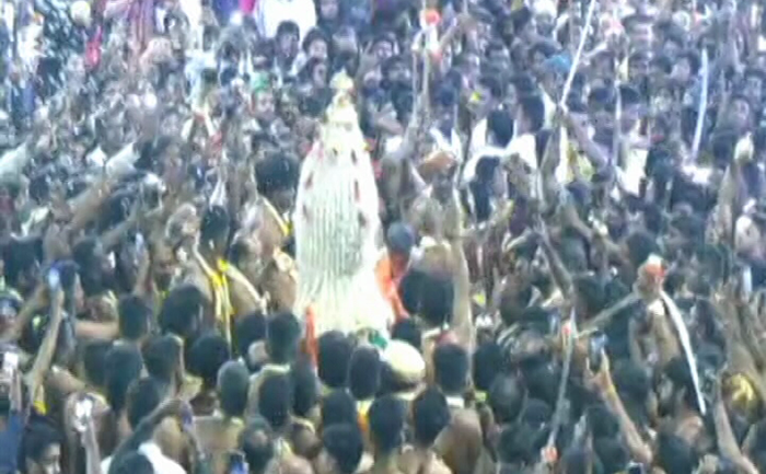 ಇಂದು ಮಧ್ಯರಾತ್ರಿ ವಿಶ್ವವಿಖ್ಯಾತ ಐತಿಹಾಸಿಕ ಕರಗೋತ್ಸವಕ್ಕೆ ವಿದ್ಯುಕ್ತ ಚಾಲನೆ