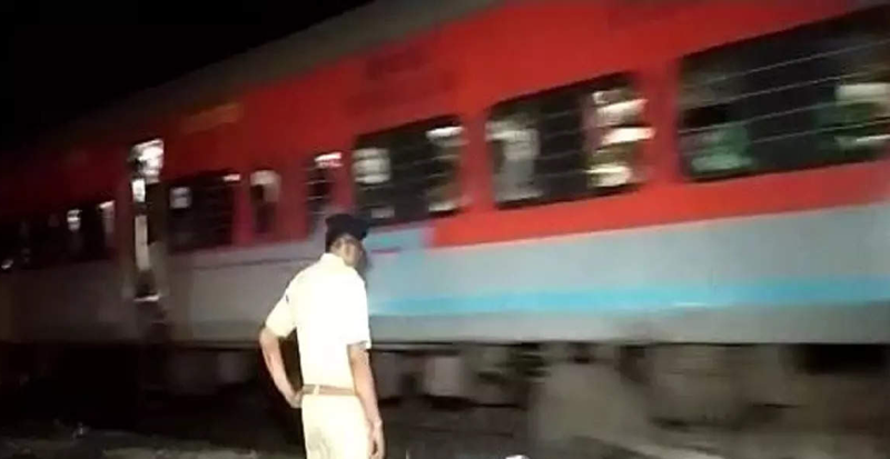 ಶ್ರೀಕಾಕುಳಂನ ರೈಲು ಅಪಘಾತಕ್ಕೆ ಐವರು ಬಲಿ
