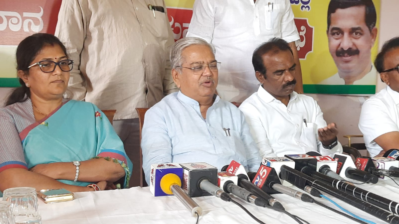 ಮೋಸಗಾರಿಕೆ ಮಾಡಿಕೊಂಡು ದೇಶದಲ್ಲಿ ಕಾಂಗ್ರೆಸ್ ಆಡಳಿತ ನಡೆಸಿ ಖಾಲಿಯಾಗಿದೆ: ಗೋವಿಂದ ಕಾರಜೋಳ