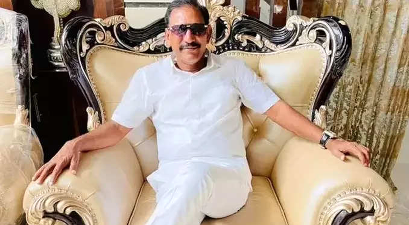 ಬಡವರು ಬಡವರಾಗೇ ಇರ‍್ಲಿ, ಶ್ರೀಮಂತರಾದ್ರೆ ಐಟಿ, ಇಡಿ, ಸಿಬಿಐ ಸಂಕಷ್ಟ : ಕೆಜಿಎಫ್ ಬಾಬು