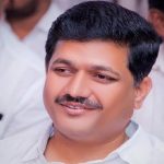 ನಾನು ಓಡಿ ಬಂದೆ, ಅಲ್ಲಿರುವವರು ಒತ್ತಡದಲ್ಲಿ ಸಹಿ ಹಾಕ್ತಿದ್ದಾರೆ: ಶಿಂಧೆ ವಿರುದ್ಧ ಶಿವಸೇನಾ ಶಾಸಕ ಆರೋಪ