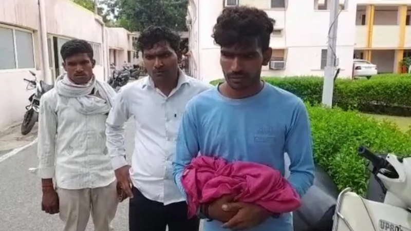 ದೂರು ದಾಖಲಿಸಿಲ್ಲ ಎಂದು ನವಜಾತ ಶಿಶುವಿನ ಶವದೊಂದಿಗೆ ಪೊಲೀಸ್ ಮೆಟ್ಟಿಲೇರಿದ