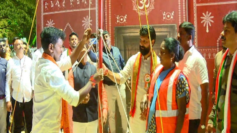ಪೌರ ಕಾರ್ಮಿಕ ಮಹಿಳೆಯಿಂದ ಧ್ವಜಾರೋಹಣ ಮಾಡಿಸಿದ ಸಿ.ಟಿ ರವಿ