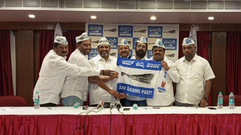ಪೊರಕೆ ಹಿಡಿದ ಮತ್ತೋರ್ವ ಕನ್ನಡದ ನಟ : ‘ಆಮ್ ಆದ್ಮಿ ಪಾರ್ಟಿ’ಗೆ ಸೇರ್ಪಡೆಯಾದ ಟೆನ್ನಿಸ್ ಕೃಷ್ಣ