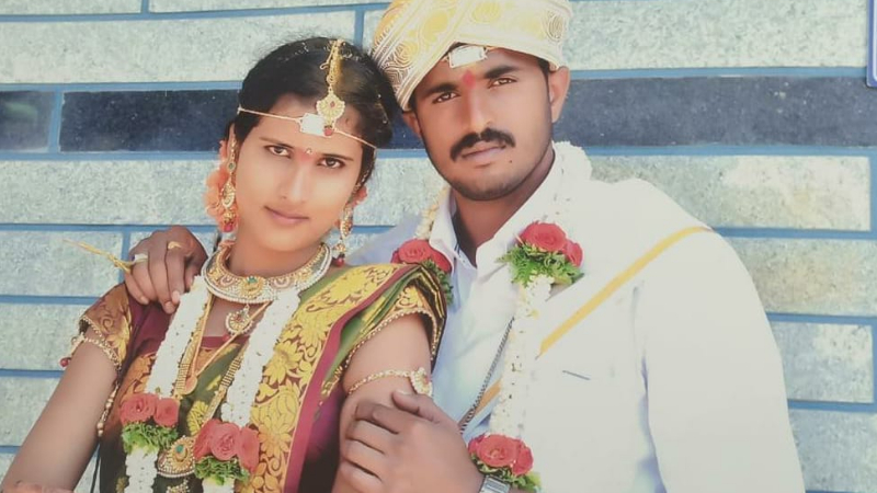 ಹೊಳೆನರಸೀಪುರ ಕೋರ್ಟ್ ಆವರಣದಲ್ಲಿಯೇ ಪತ್ನಿಯ ಕತ್ತು ಸೀಳಿದ ಪತಿ
