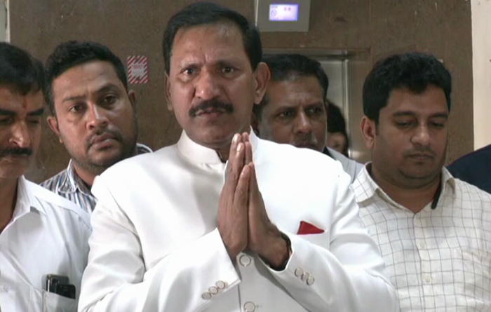 50 ಸಾವಿರ ಕುಟುಂಬಗಳಿಗೆ ತಲಾ 5 ಸಾವಿರ ಚೆಕ್ ವಿತರಣೆ: ಕೆಜಿಎಫ್ ಬಾಬು
