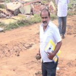 ಮನೆಯನ್ನು ಒಂದಿಂಚು ಜಾಸ್ತಿ ಒಡೆದ್ರೂ ಕಲ್ಲೇಟು- ಅಧಿಕಾರಿಗಳಿಗೆ ಮನೆ ಮಾಲೀಕ ಅವಾಜ್