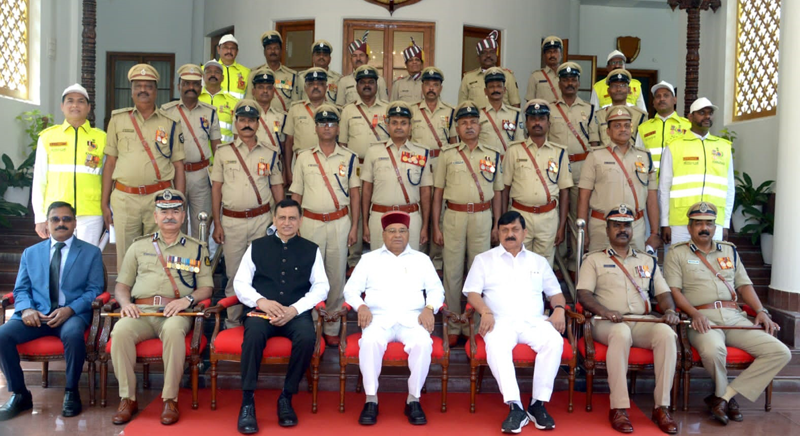 ರಾಜ್ಯಪಾಲರಿಂದ ರಾಷ್ಟ್ರಪತಿಯವರ ಪದಕ ಪ್ರದಾನ