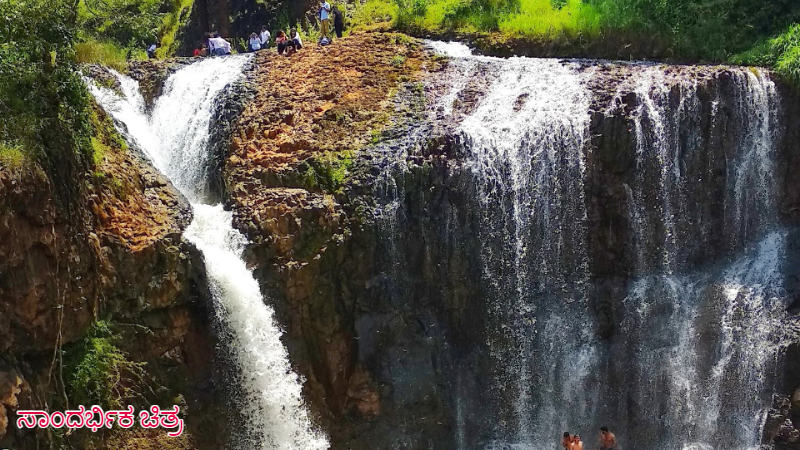ಸೆಲ್ಫಿ ತೆಗೆದುಕೊಳ್ಳುವಾಗ ಕಾಲು ಜಾರಿ ಬಿದ್ದು ನಾಲ್ವರು ಯುವತಿಯರ ಸಾವು
