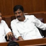 ಅಂದು ಸಚಿವರಾಗಿ ಕಲಾಪಕ್ಕೆ ಬರುವುದಾಗಿ ಶಪಥ – ಇಂದು ಮಾಜಿ ಸಚಿವರಾಗಿ ಬಂದ ರಮೇಶ್ ಜಾರಕಿಹೊಳಿ