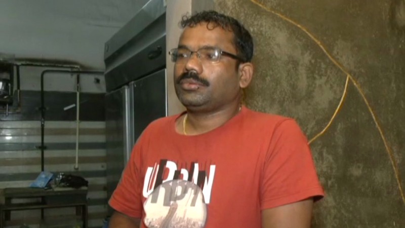 ಕಬಾಬ್ ಪೀಸ್ ಕಡಿಮೆ ಕೊಟ್ಟಿದ್ದಕ್ಕೆ ಹೋಟೆಲ್ ಮಾಲೀಕನಿಗೆ ಹಿಗ್ಗಾಮುಗ್ಗಾ ಥಳಿಸಿದ ಪುಂಡರು